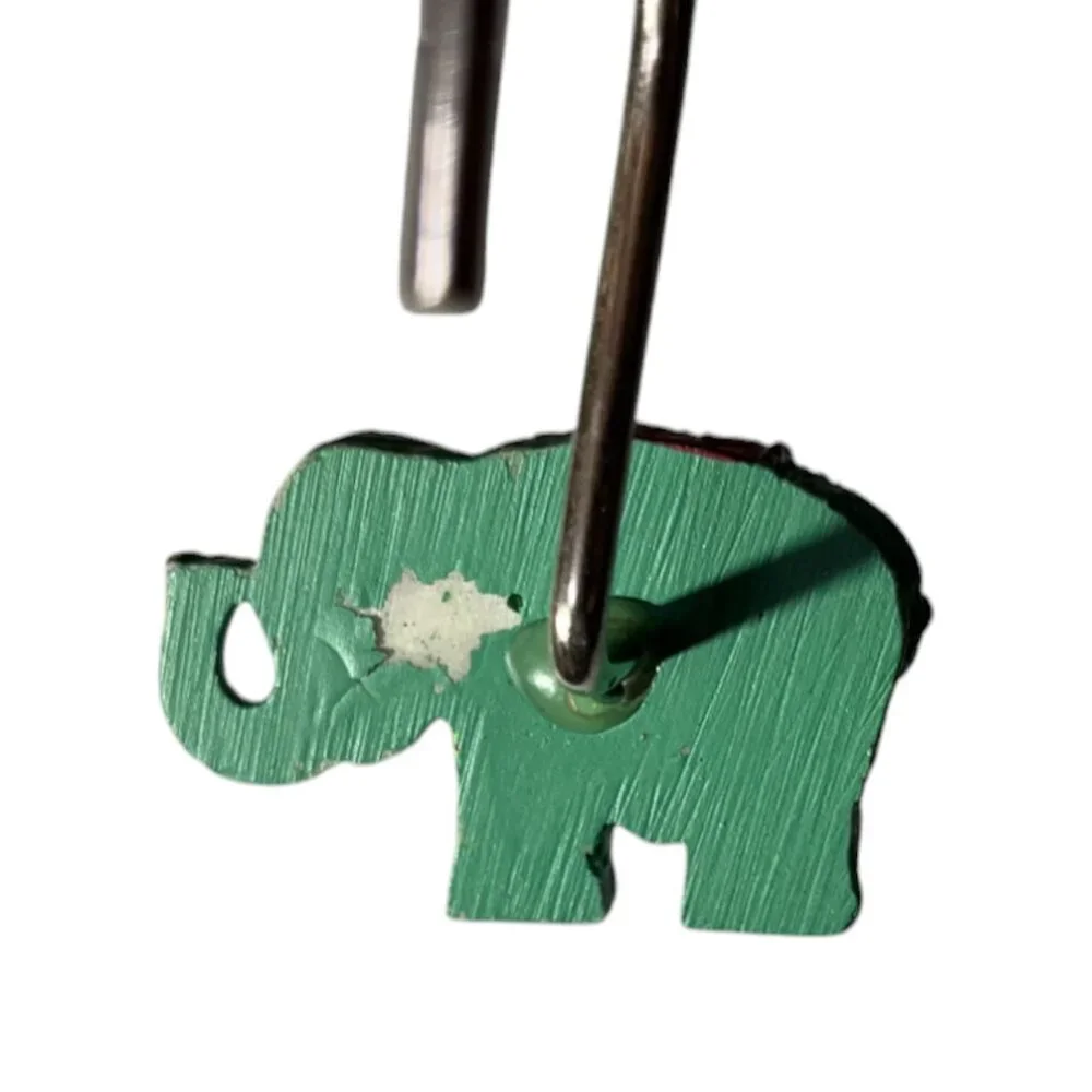 Set of 12 Green Elephant with Blankets Shower Hooks‎